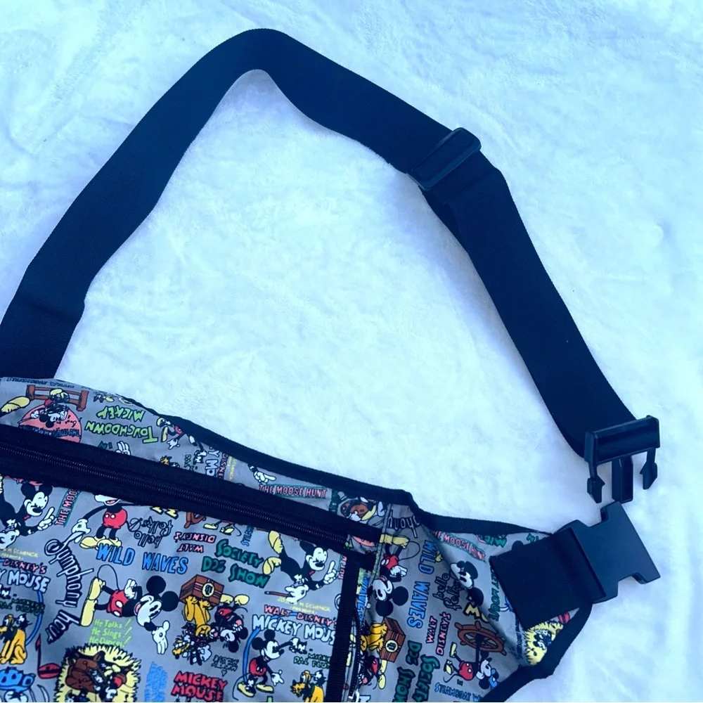 Disney World Parks Exclusive Mickey Mouse Crossbody Messenger Bag vintage print